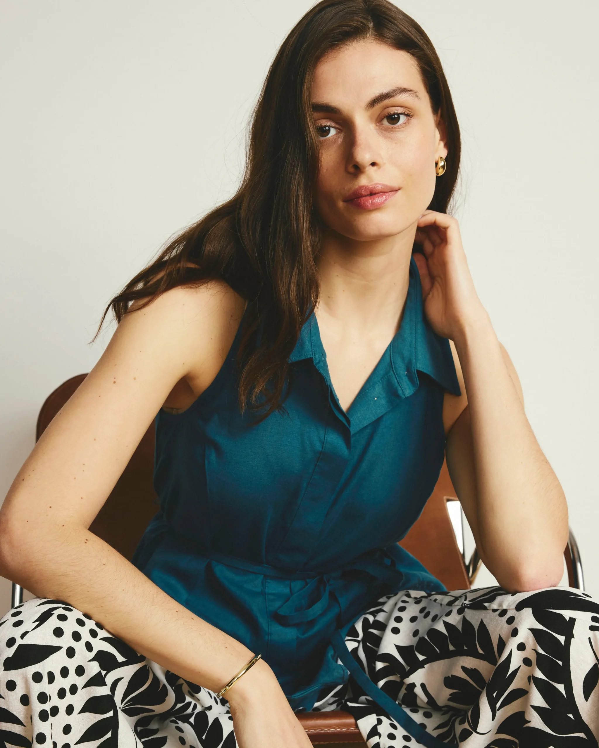 Adelaide Embroidered Sleeveless Linen Blend Shirt Ink Blue