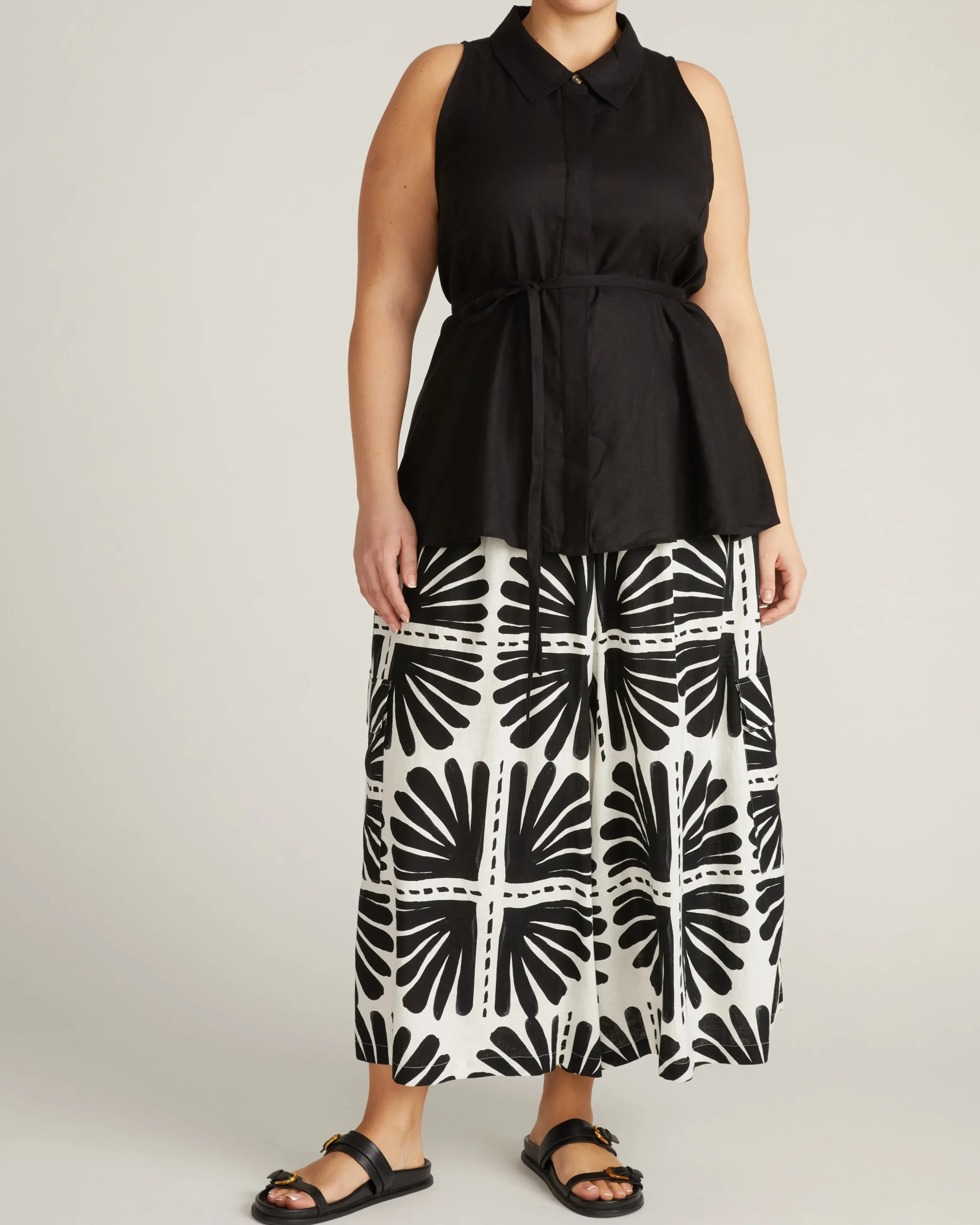 Adelaide Sleeveless Linen Blend Shirt Black
