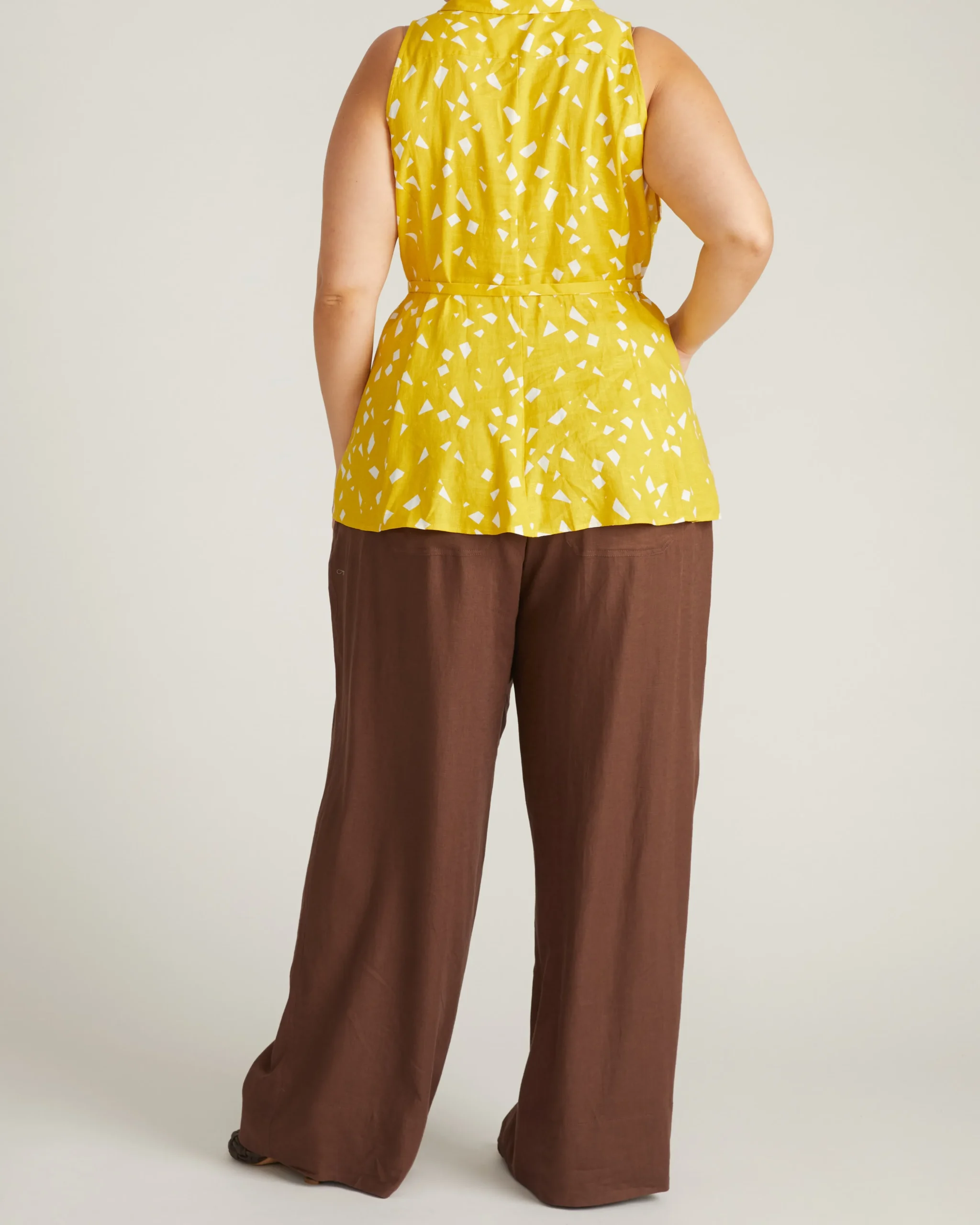 Adelaide Sleeveless Linen Blend Shirt Yellow Confetti Print