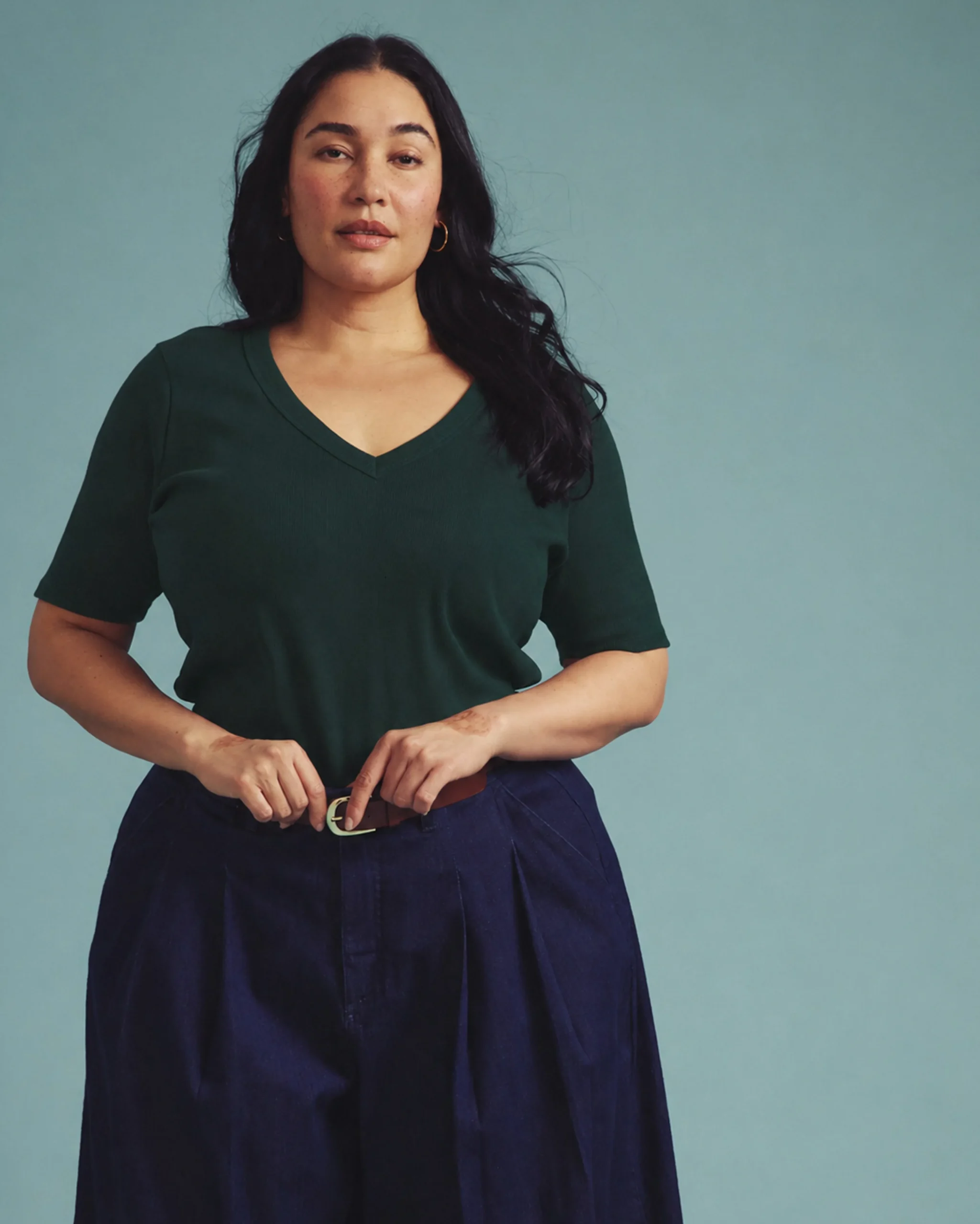 Classic V-Neck Ribbed Tee Conifer