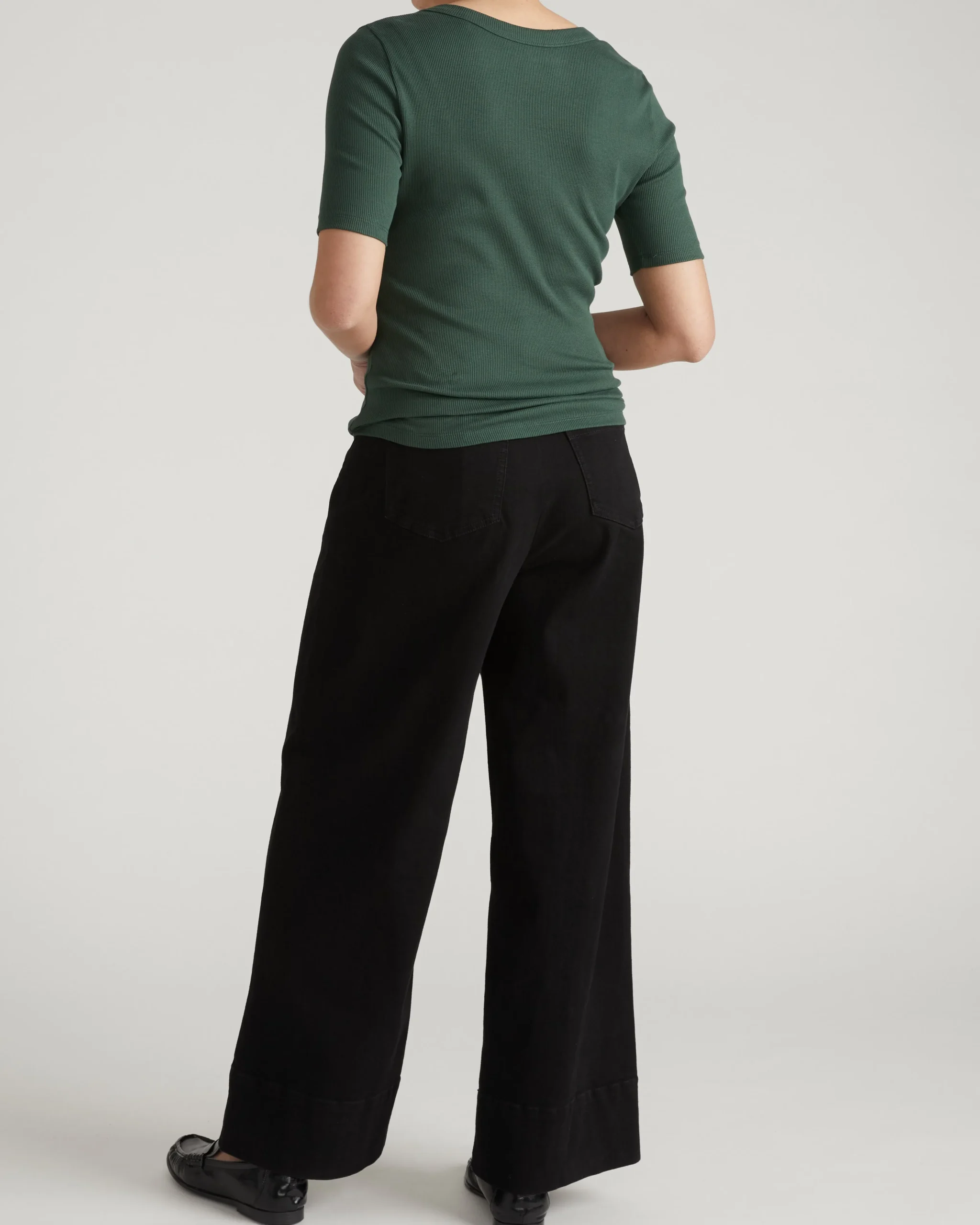 Classic V-Neck Ribbed Tee Conifer