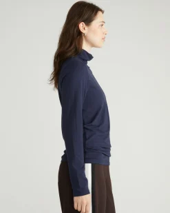 Close Fit Turtleneck Navy