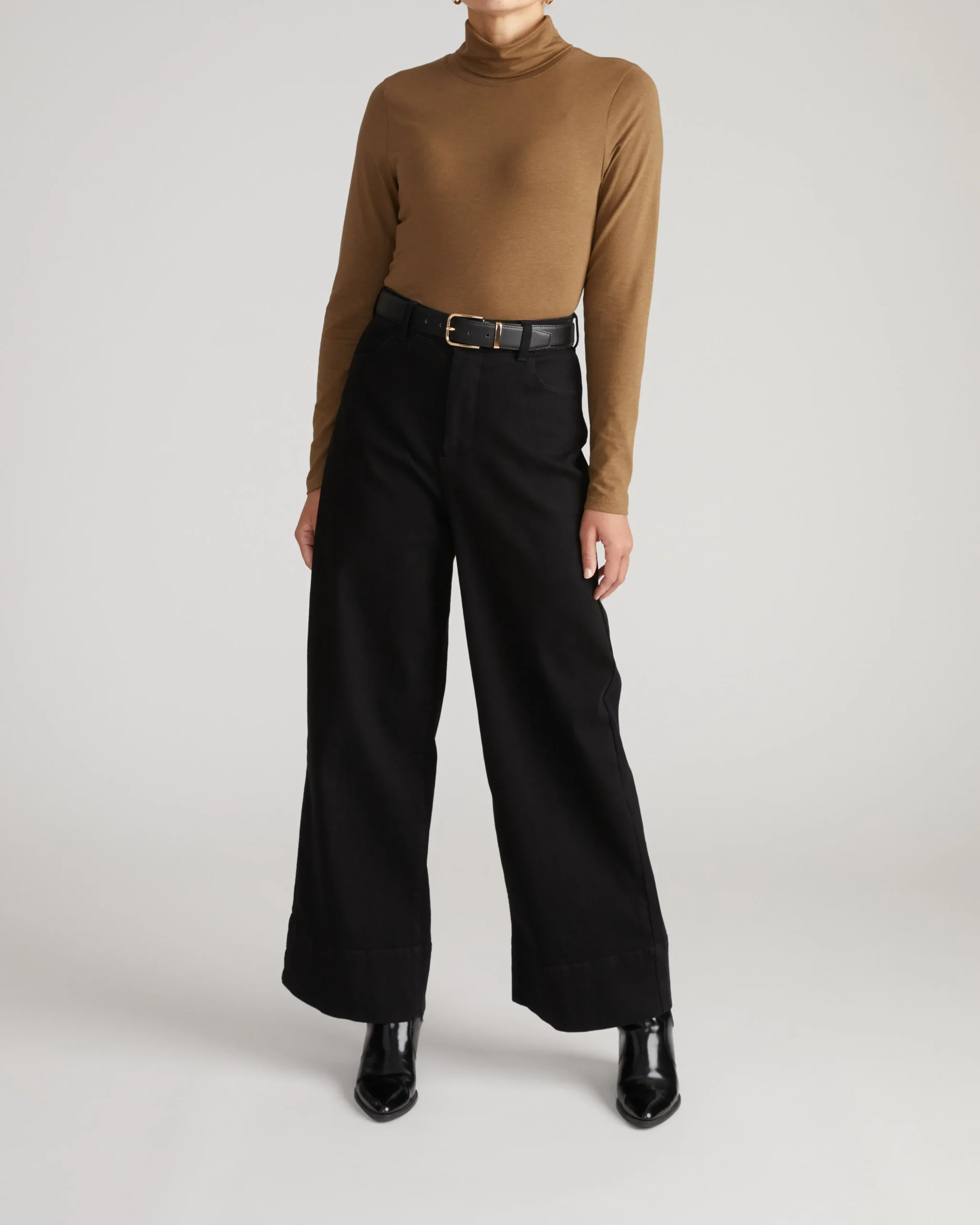 Close Fit Turtleneck Sepia
