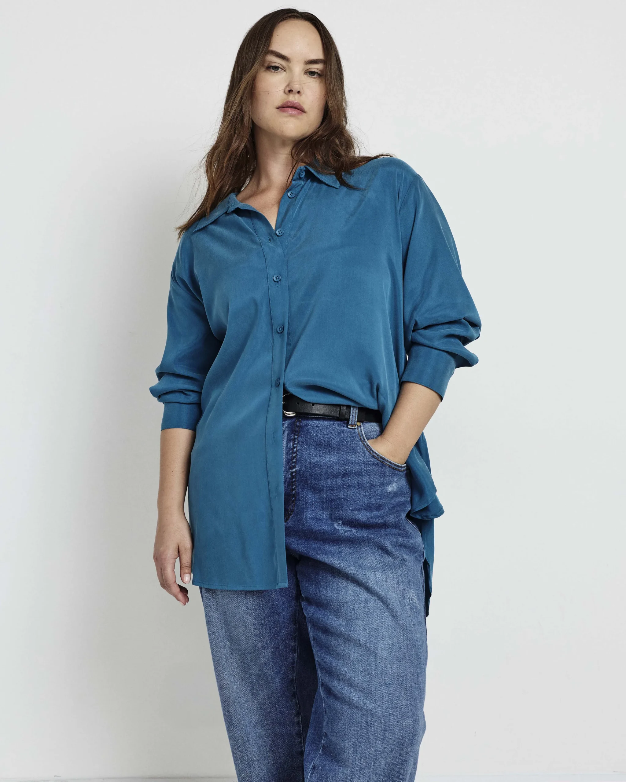 Cooling Stretch Cupro Oversized Artist Shirt Blue Beetle