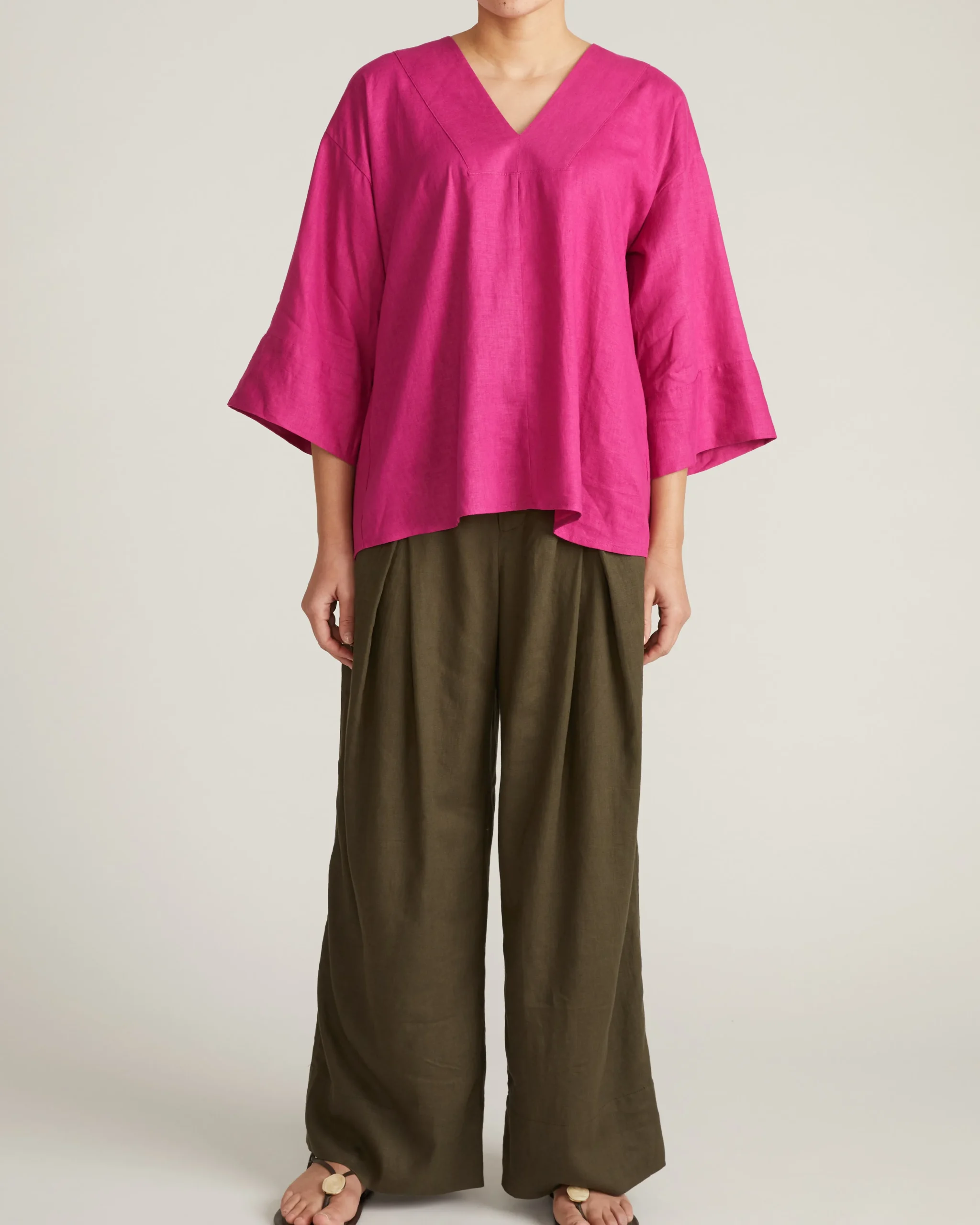 Elio V-Neck Linen Blend Top Hyper Pink