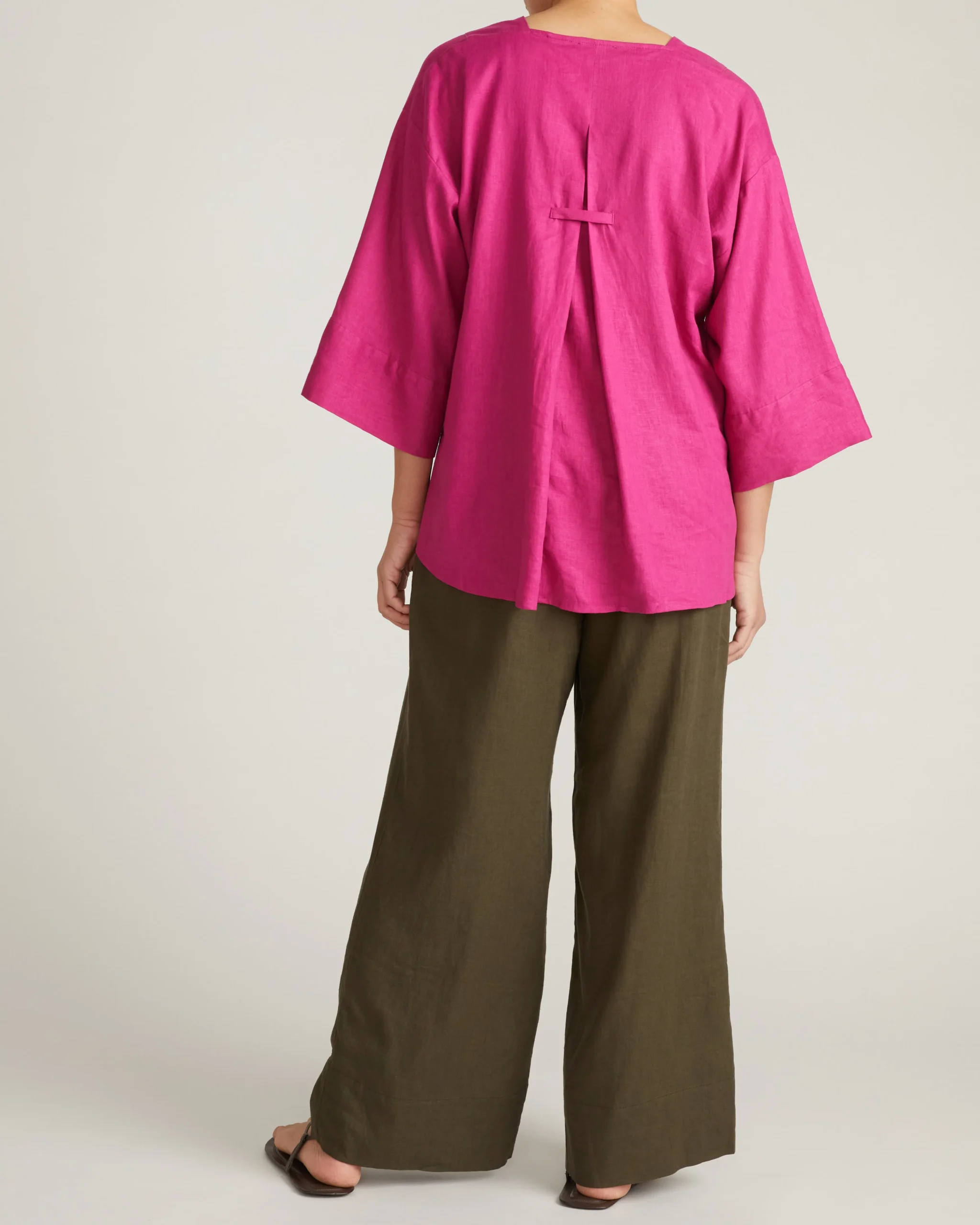 Elio V-Neck Linen Blend Top Hyper Pink