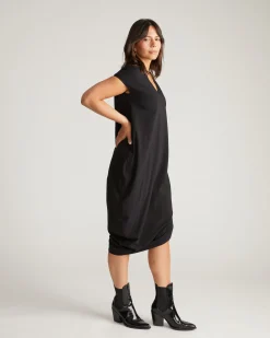 Iconic Geneva V-Neck Dress Black