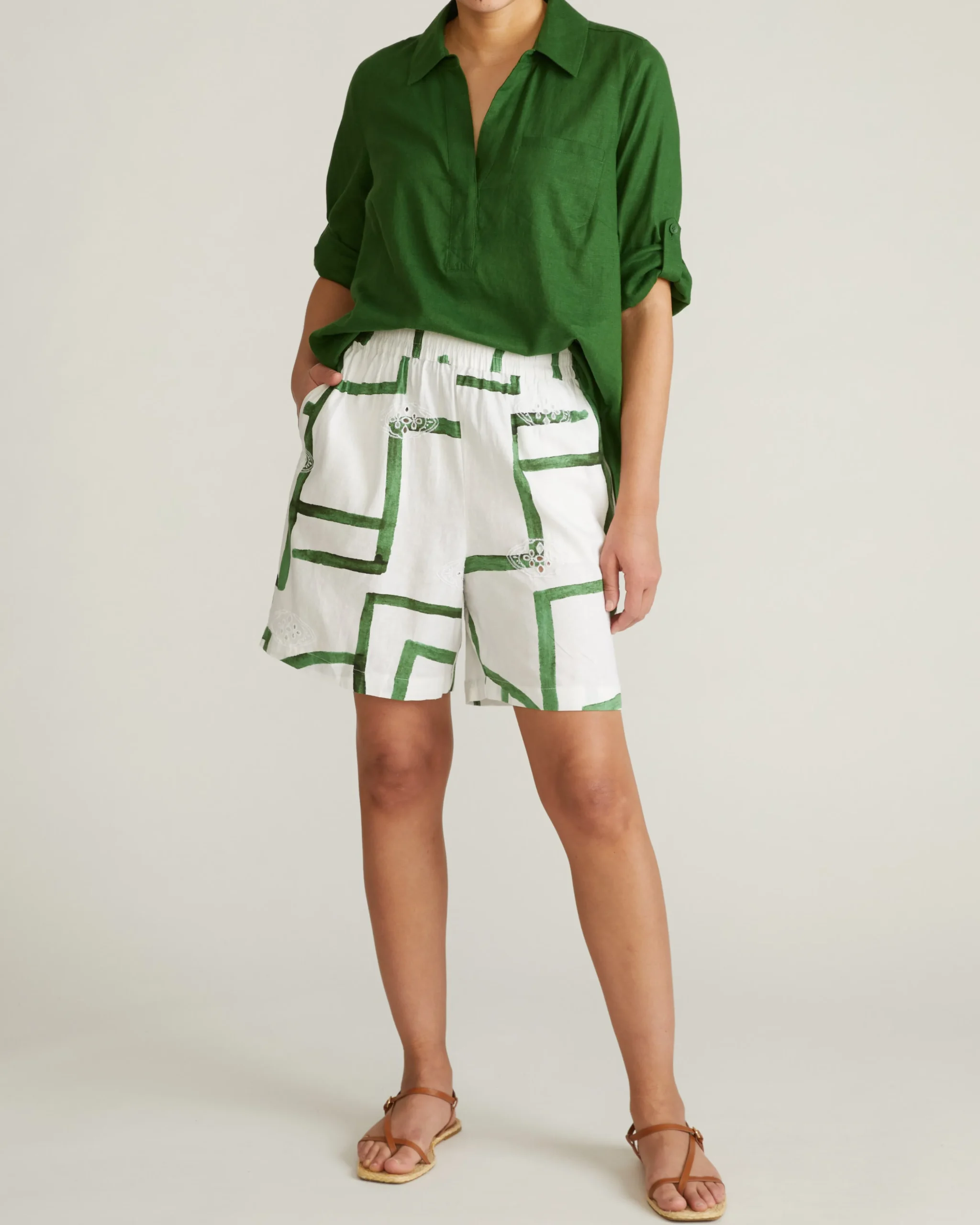 Juniper Linen Blend Easy Pull-On Shorts Green Paint Print