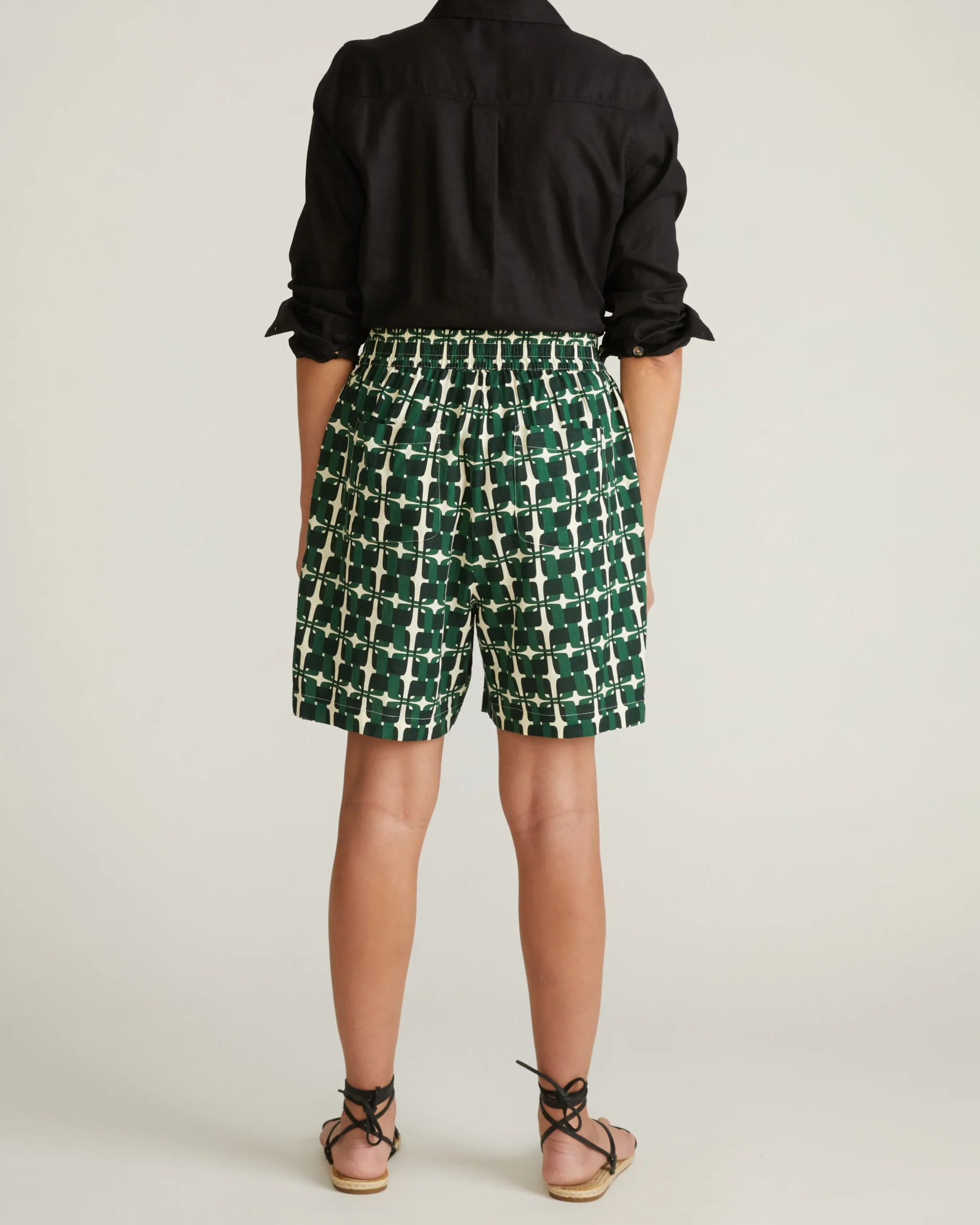 Juniper Linen Blend Easy Pull-On Shorts Green Trellis Print