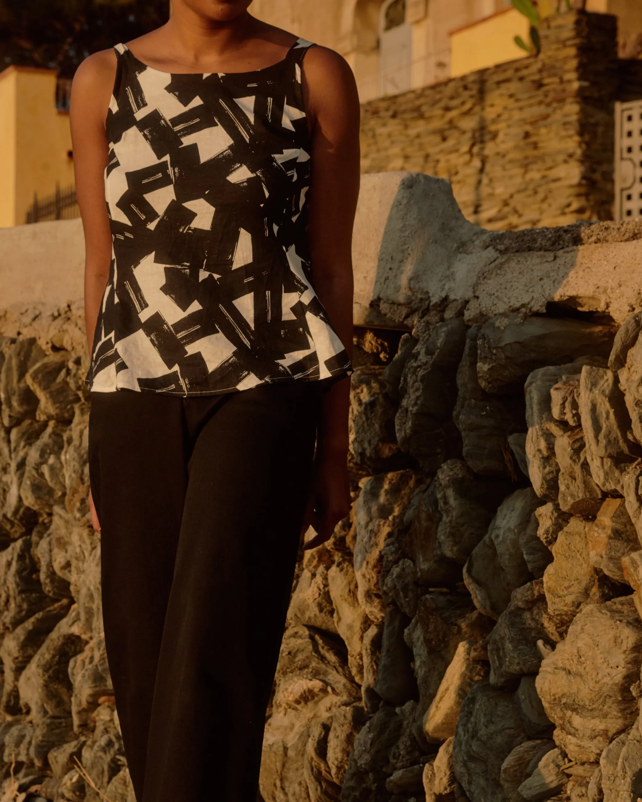 Kuki Sleeveless Linen Blend Top Santiago Print