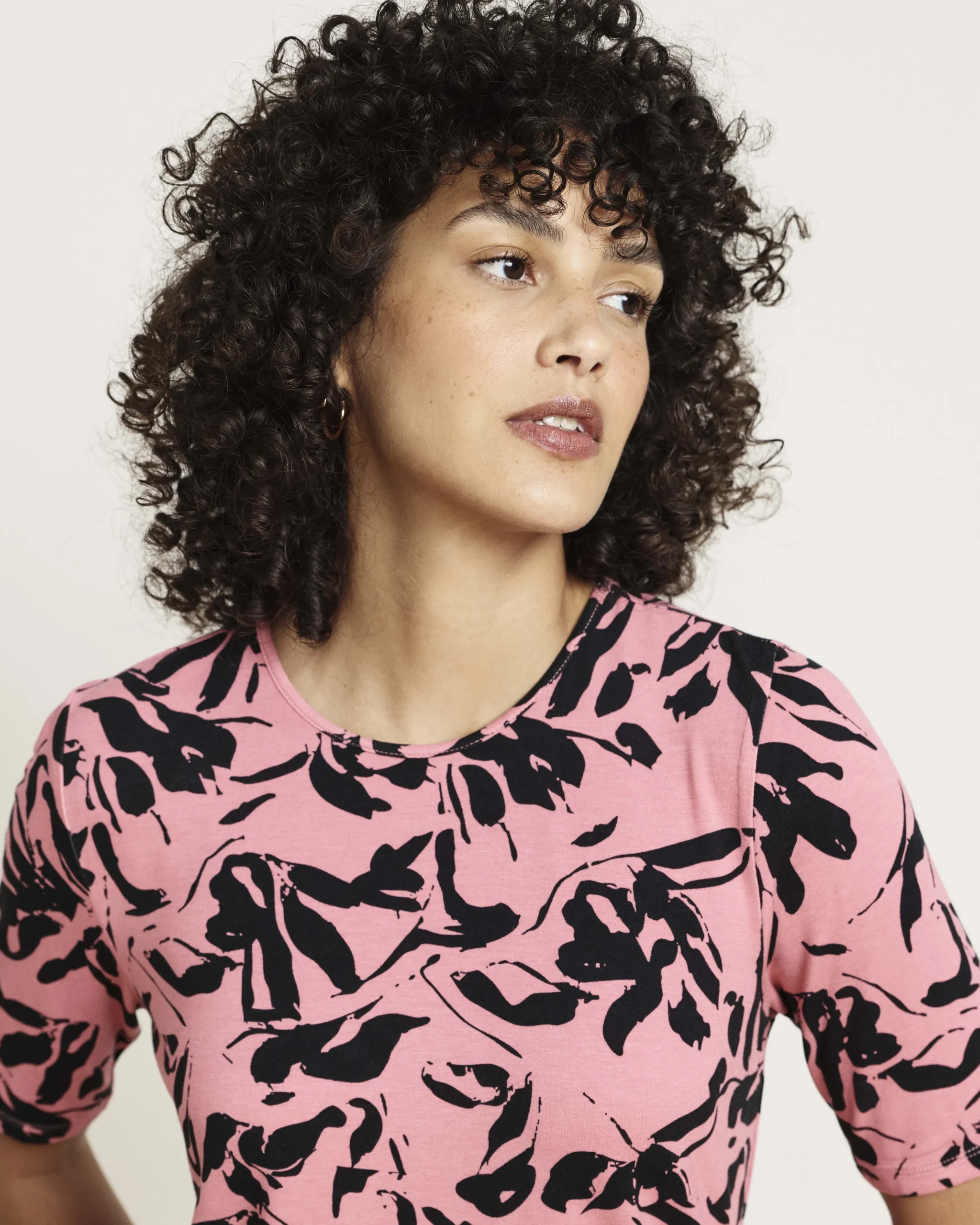 Lily Liquid Jersey Crew Neck Stovepipe Tee Pink Sgraffito Print