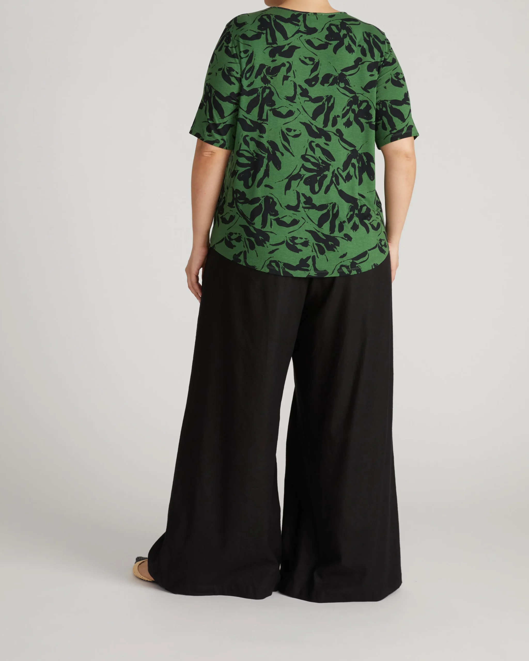 Lily Liquid Jersey Crew Neck Stovepipe Tee Green Sgraffito Print