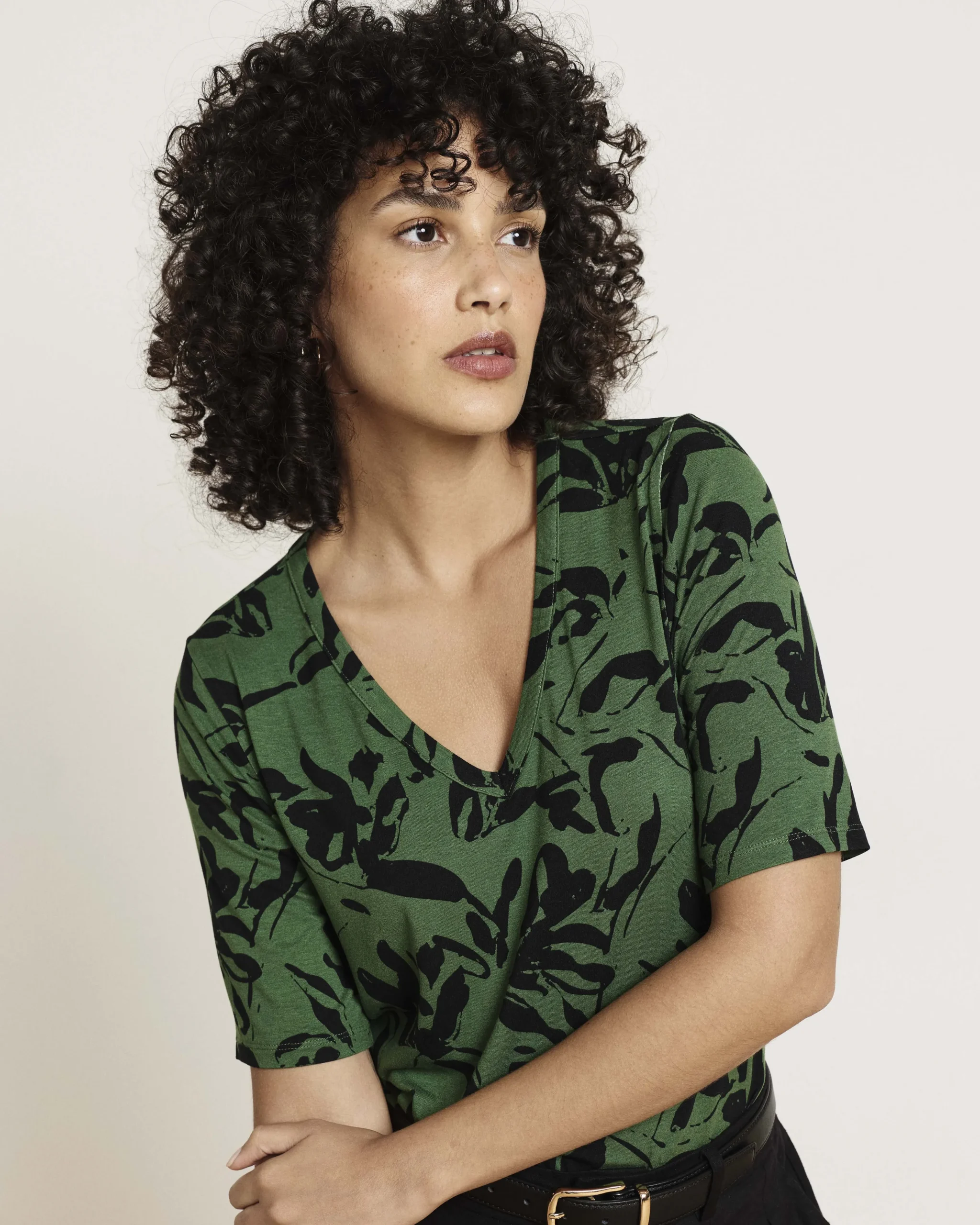 Lily Liquid Jersey V-Neck Stovepipe Tee Green Sgraffito Print