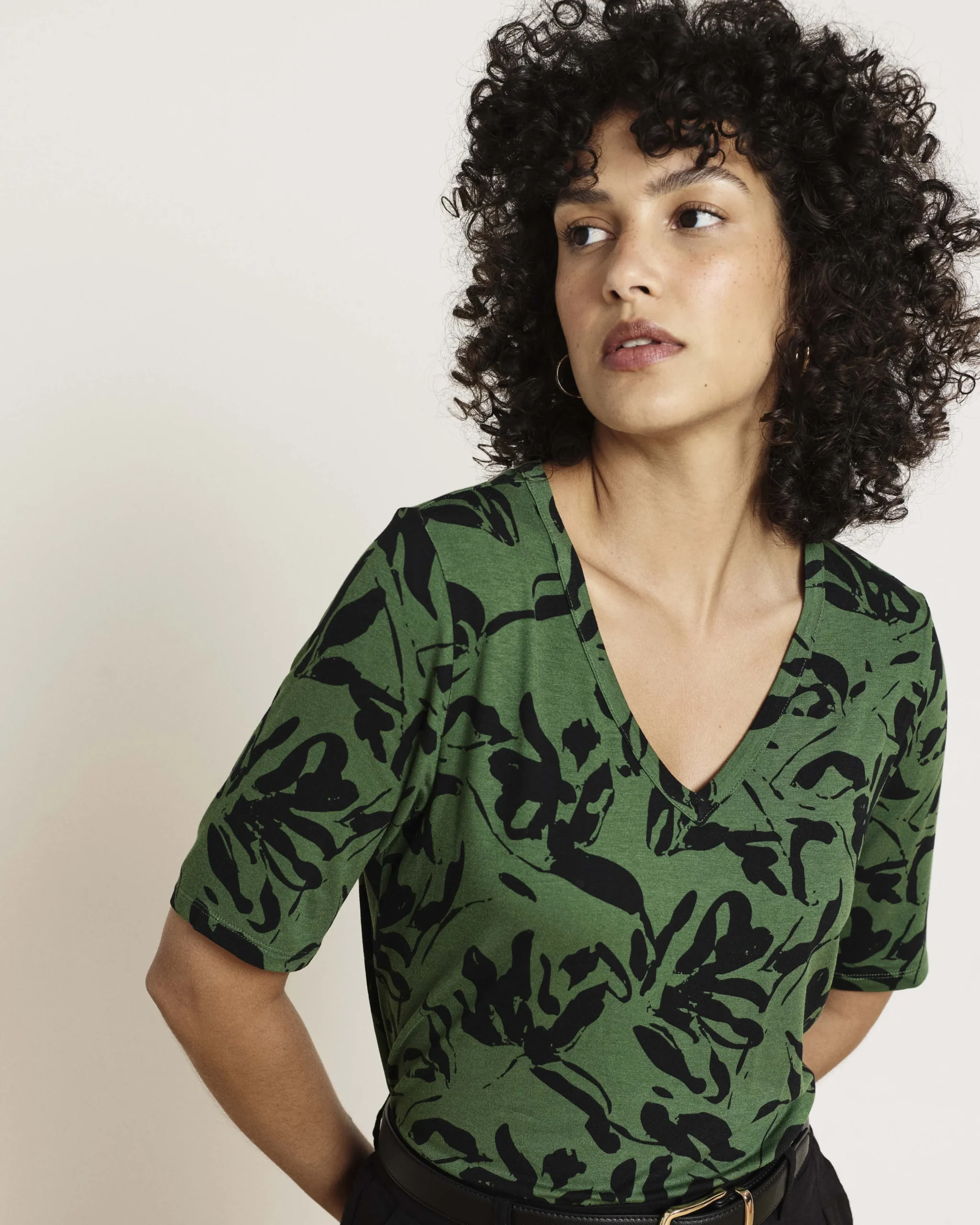 Lily Liquid Jersey V-Neck Stovepipe Tee Green Sgraffito Print
