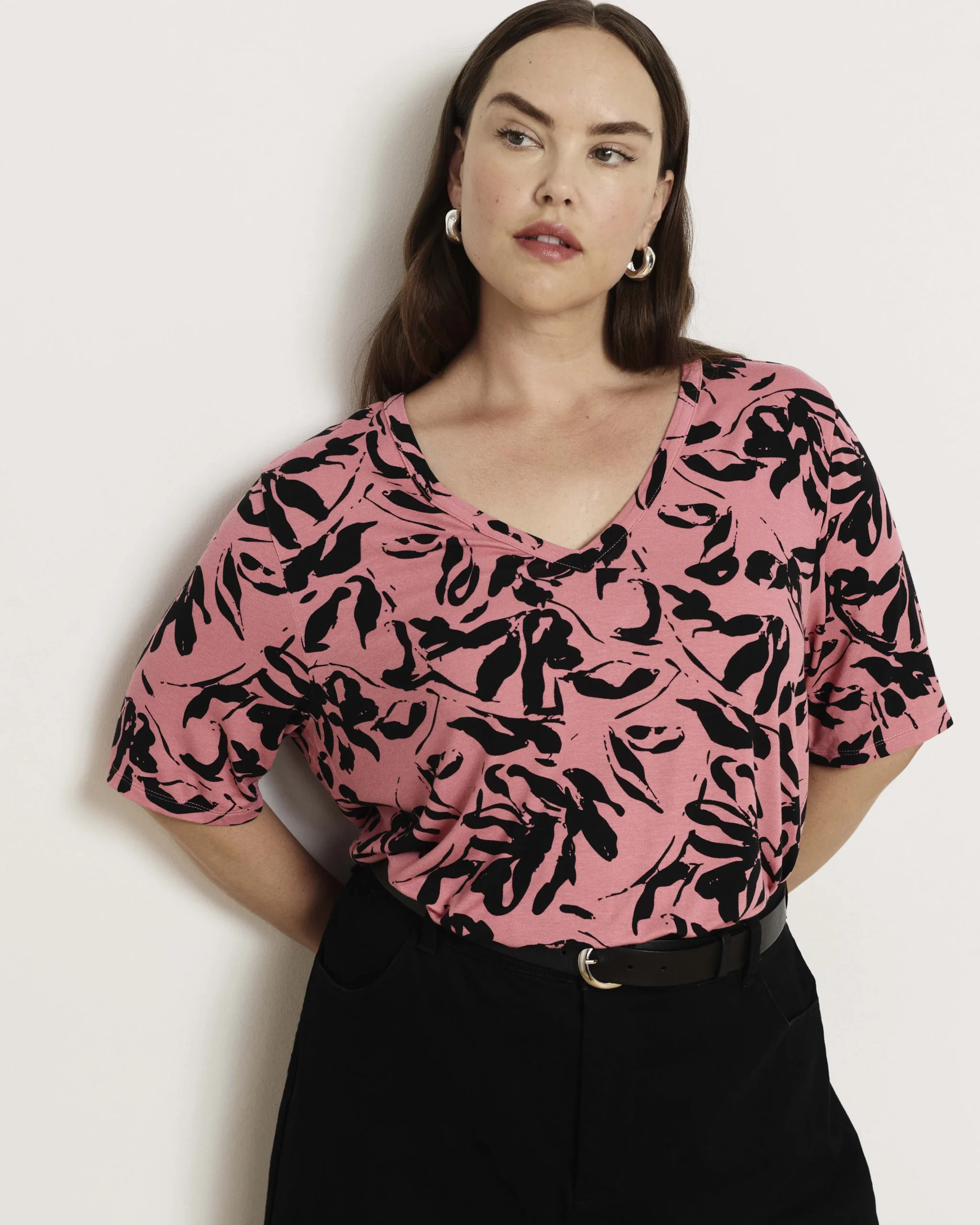 Lily Liquid Jersey V-Neck Stovepipe Tee Pink Sgraffito Print