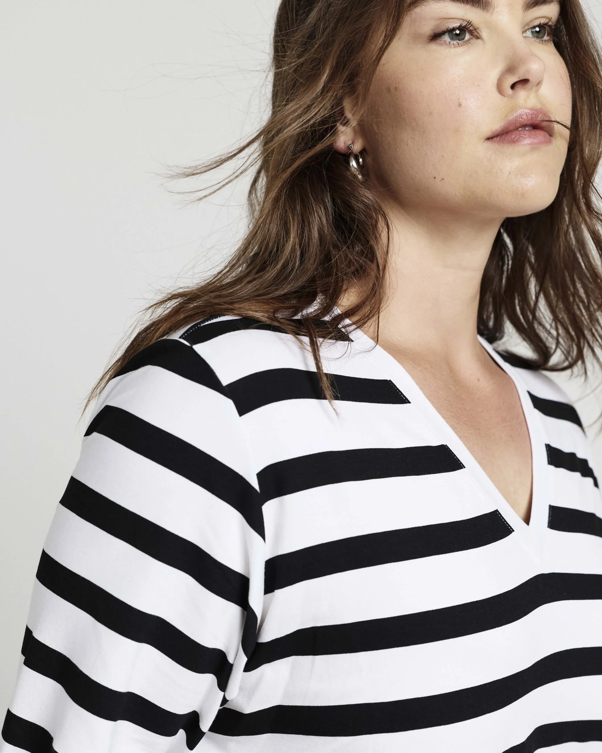 Maia Stovepipe Sleeve V Neck Tee Black/White Stripe