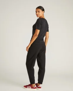 Mia Movement Tee Black