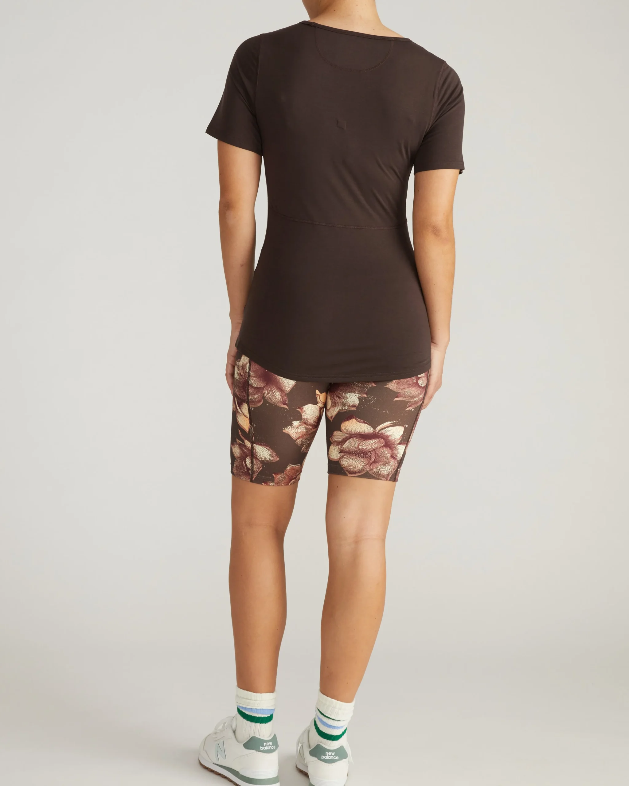 Mia Movement Tee Deep Brown