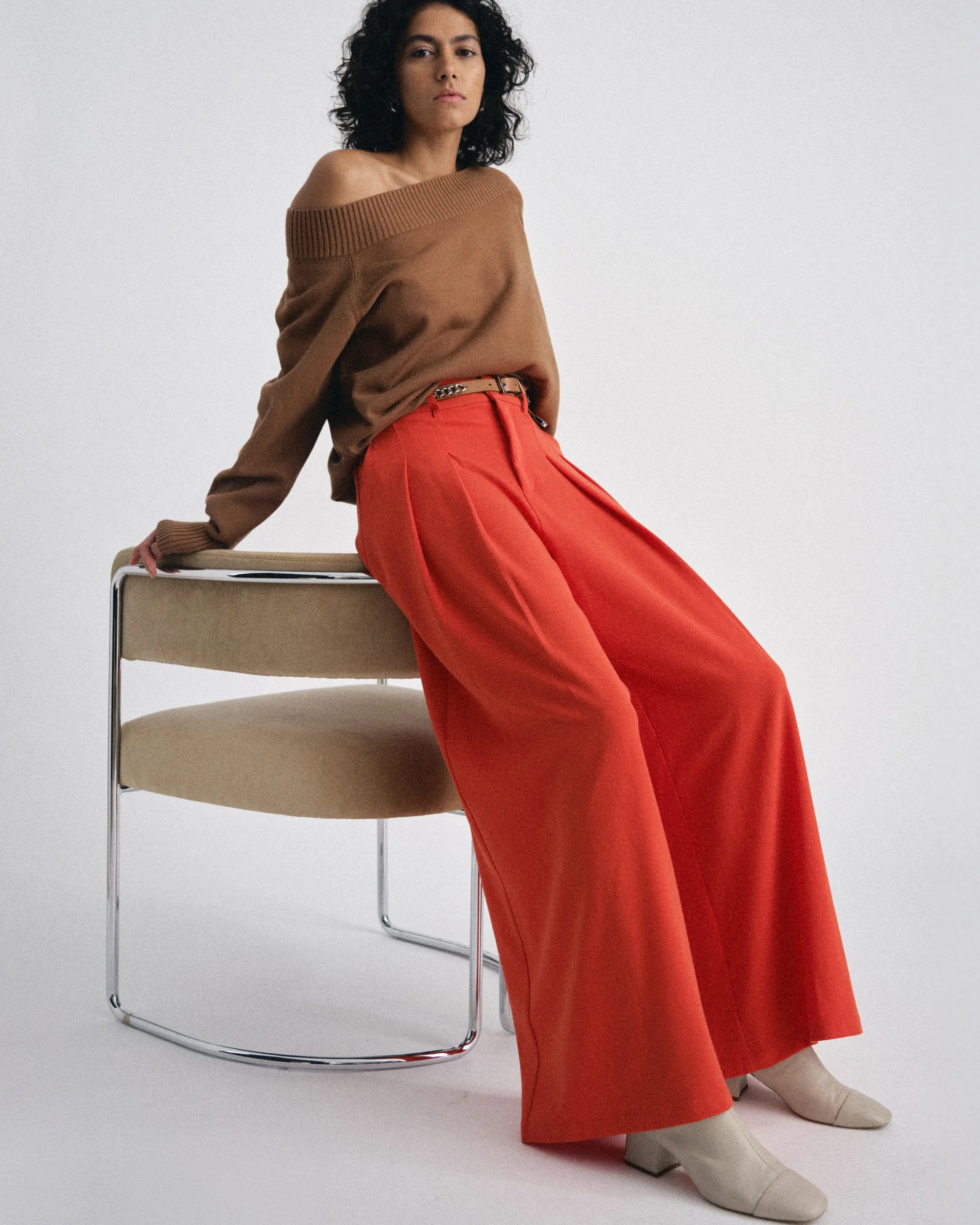 Noomi Cold Shoulder Sweater Classic Camel