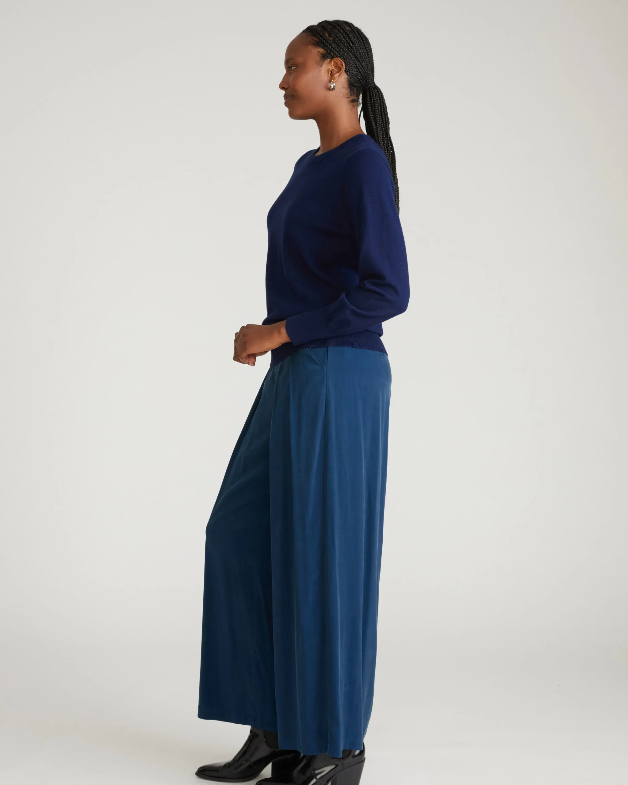 Savvy Fine Knit Crew Sweater Midnight