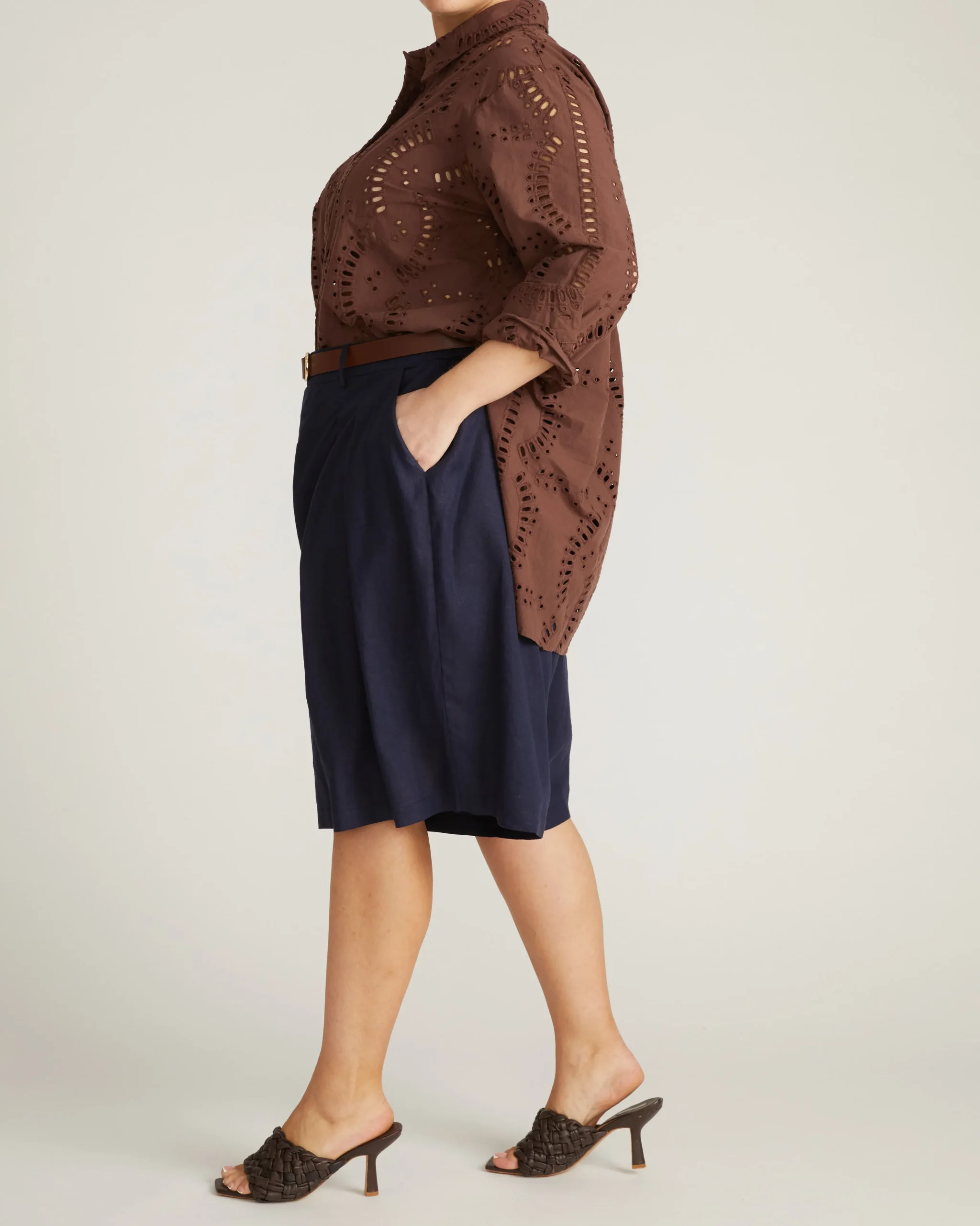 The Embroidered Artist Oversized Poplin Shirt Peppercorn