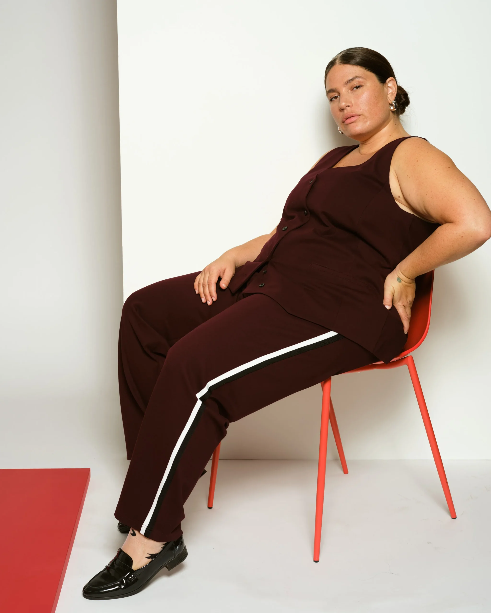 The Tailored Ponte Vest Black Cherry